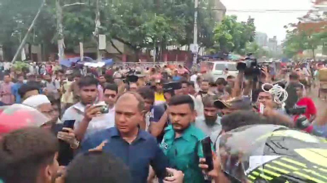 ⁣বহিষ্কারাদেশ প্রত্যাহারের দাবিতে শিক্ষার্থীদের নতুন বাজার ব্লকেট আই নিউজ বিডি