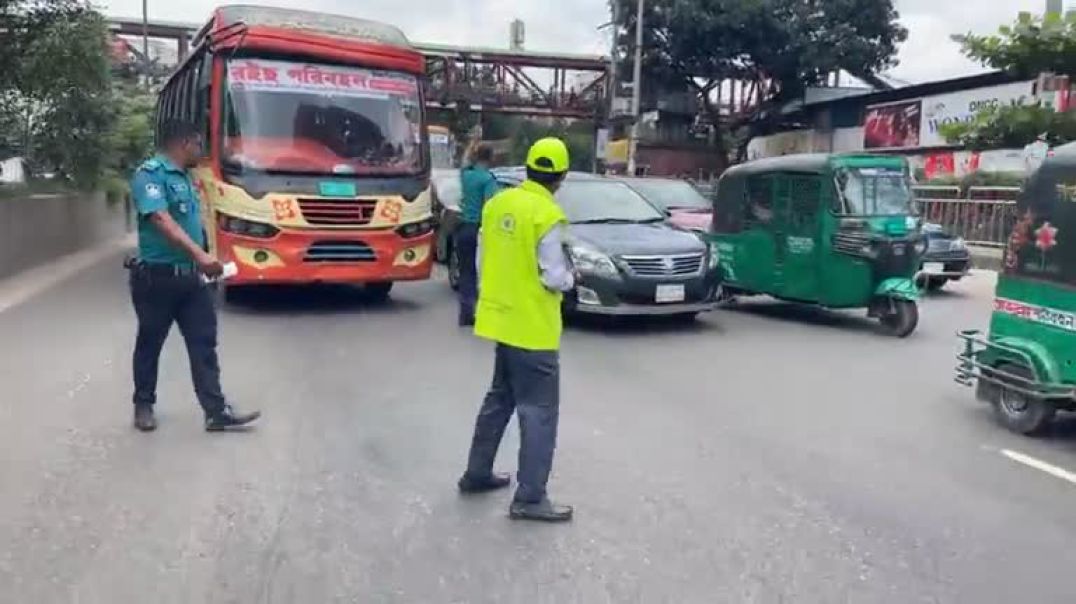 ⁣যানবাহনের কালো ধোঁয়া রোধে পরিবেশ অধিদপ্তরের অ'ভি'যা'ন