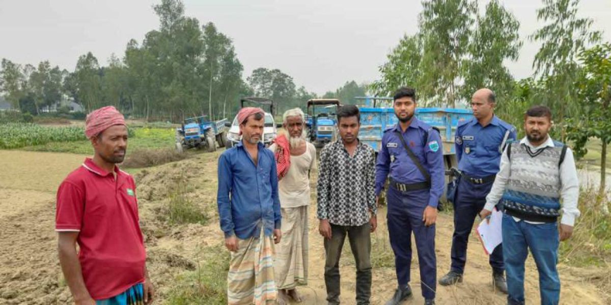 বগুড়ার ‎ধুনটে ইছামতি নদীর পাড় থেকে অবৈধ মাটি উত্তোলনে ৫০ হাজার টাকা জরিমানা..
